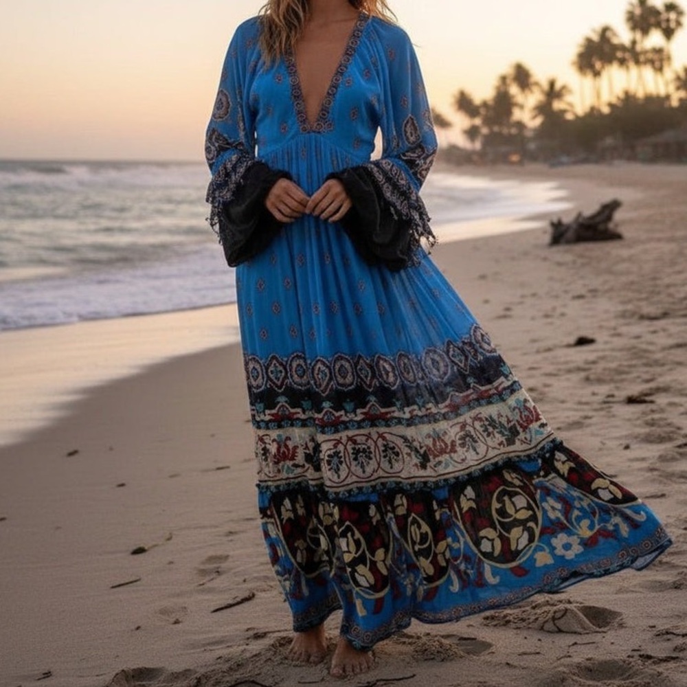 FARM Rio Anika Tiles Long Sleeve Blue Maxi Dress - Picture 4 of 16